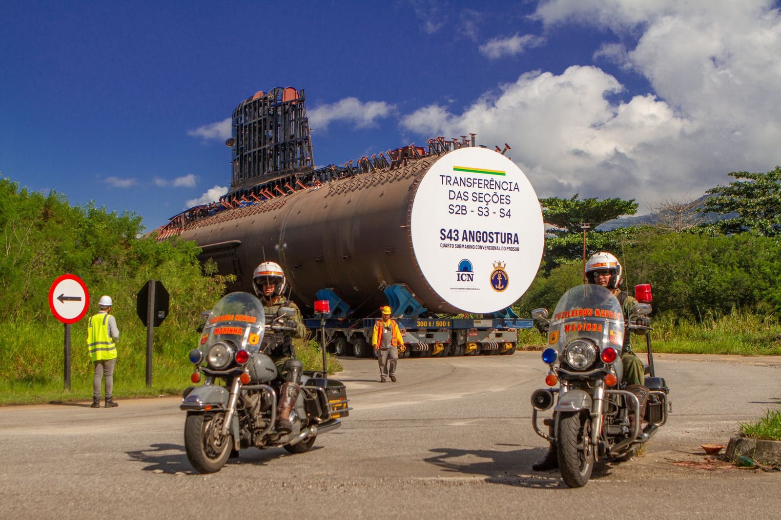ICN CONCLUI TRANSFERÊNCIA DA 3ª SEÇÃO DO SUBMARINO ANGOSTURA