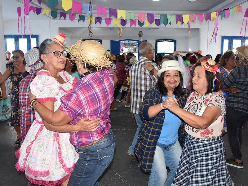 Tarde da Roça anima grupo da terceira idade