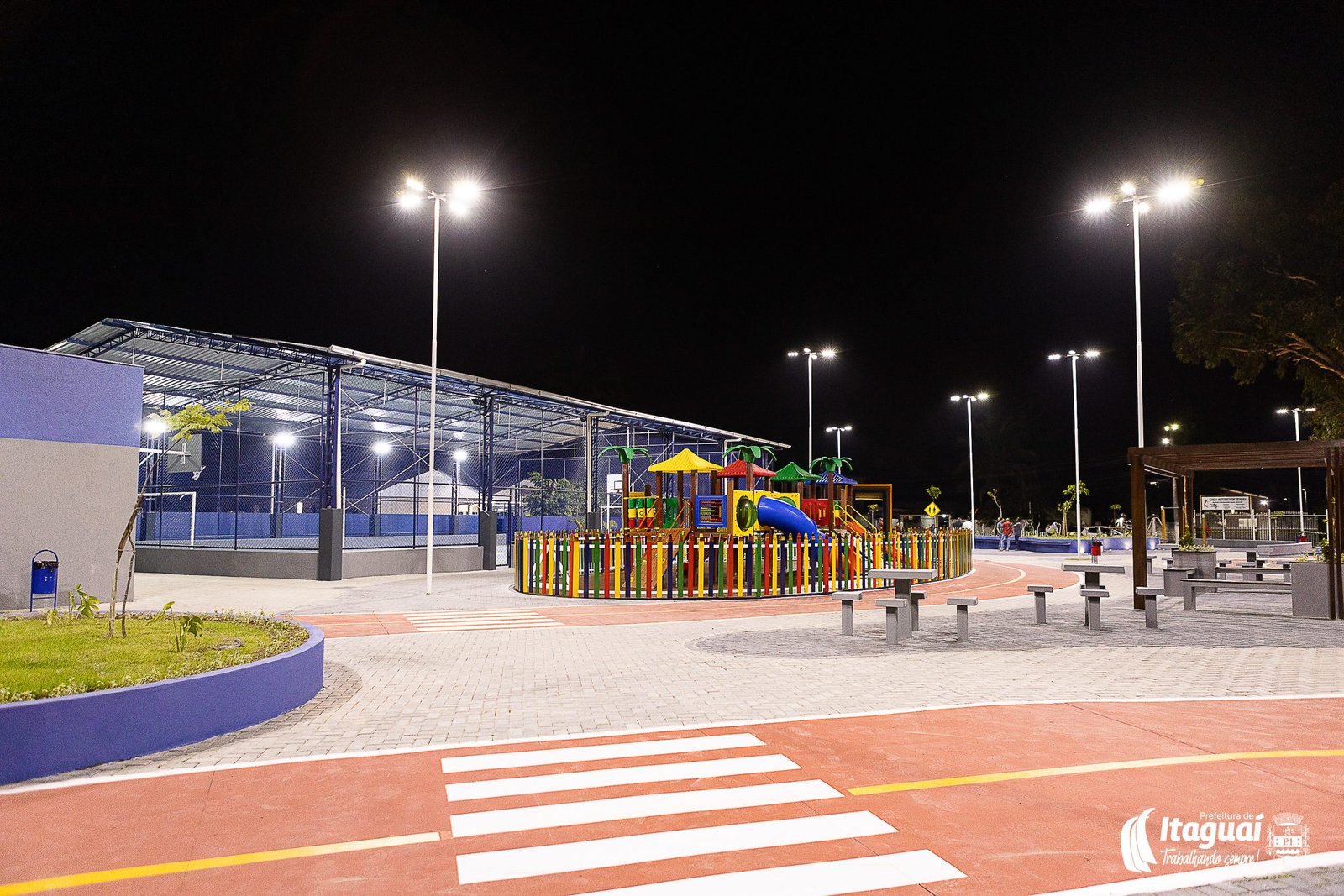 Itaguaí: inaugurada praça no bairro Teixeira