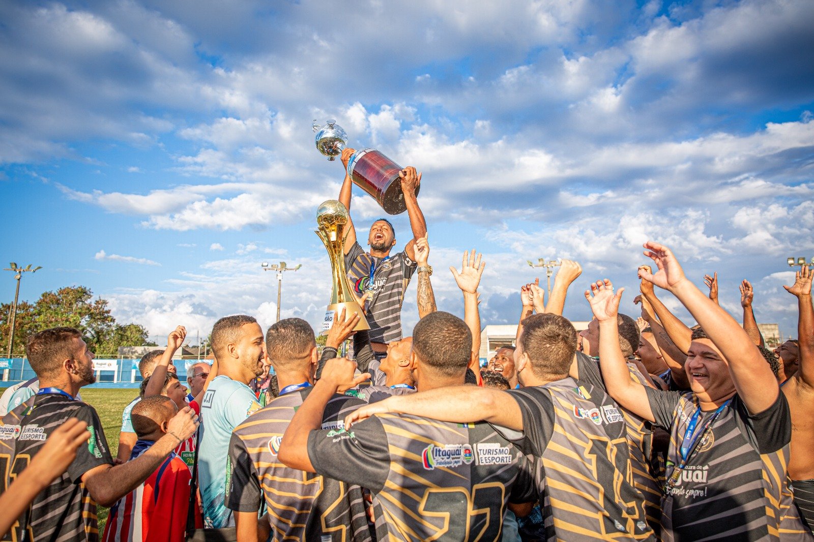 Amigos da Onça é campeão municipal de futebol de Itaguaí