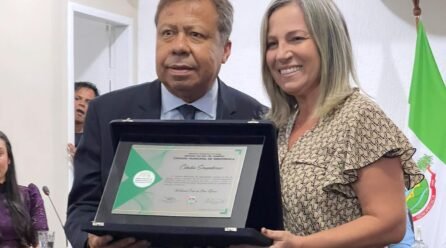Rádio Costa Verde FM recebe homenagem e Título de Cidadão Seropedicense para o Diretor Waldemar Cesar
