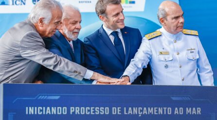 Lula e Macron inauguram terceiro submarino fruto da parceria Brasil-França