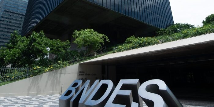 BNDES Abre Concurso Público com 150 Vagas imediatas e 750 para cadastro de reserva, com salários de R$ 20,9 mil e benefícios