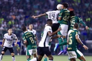 Palmeiras e Botafogo disputam liderança do Brasileirão em duelo decisivo