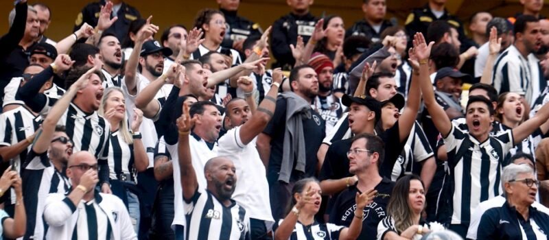 Botafogo Enfrenta Reta Final do Brasileiro e Final da Libertadores com Sequência Intensa de Jogos