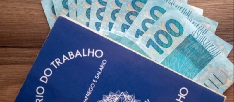Primeira parcela do décimo terceiro deve ser paga até esta sexta-feira