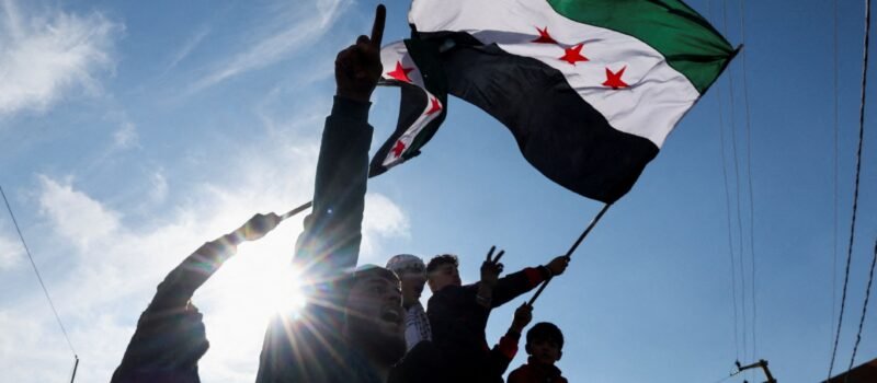 Multidões comemoram queda de Bashar al-Assad após 24 anos no poder na Síria