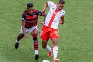 Brasileirão 2024: Flamengo derrota Internacional e tira time gaúcho da disputa pelo título brasileiro