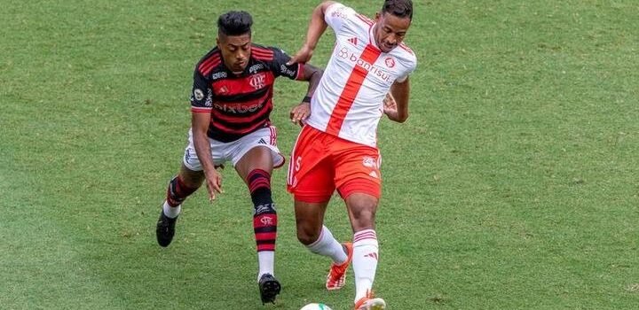 Brasileirão 2024: Flamengo derrota Internacional e tira time gaúcho da disputa pelo título brasileiro