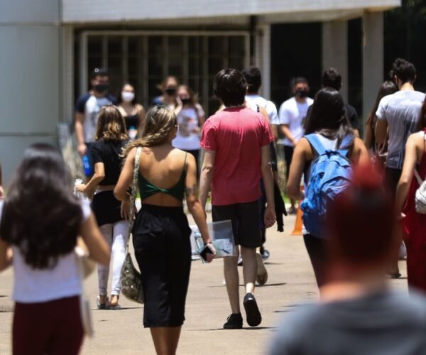Pesquisa da Febraban revela percepção mista dos brasileiros sobre o futuro do país