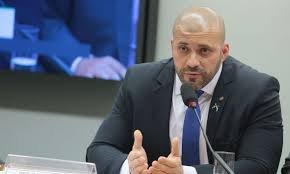 Moraes Dá 48 Horas para Exército Explicar Visitas a Militares Presos